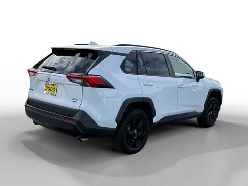 Used 2021 Toyota RAV4 XLE w/ Convenience Package AWD/4WD image 5