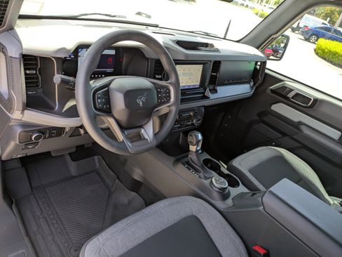 Used 2023 Ford Bronco 2-Door AWD/4WD image 14
