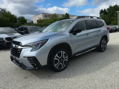 New 2025 Subaru Ascent Limited image 4