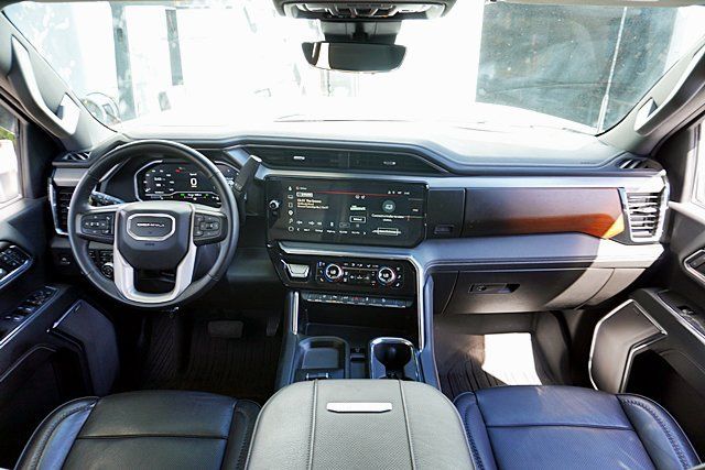 Used 2024 GMC Sierra 2500 Denali w/ Technology Package AWD/4WD image 34