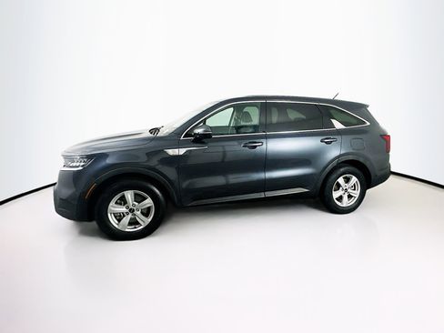Used 2023 Kia Sorento LX image 4