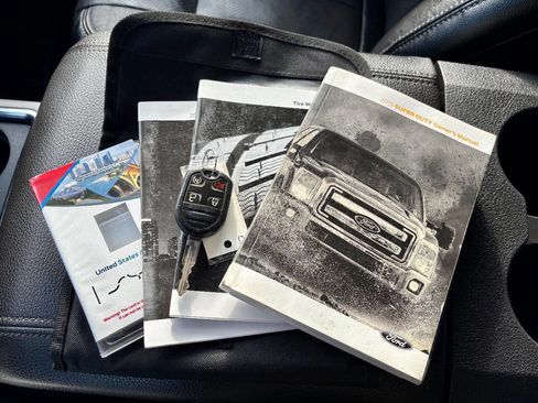 Used 2015 Ford F350 Lariat image 34