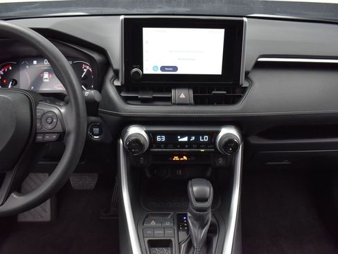 Used 2024 Toyota RAV4 XLE FWD image 9