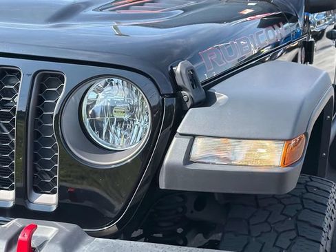 Used 2023 Jeep Gladiator Rubicon w/ Cold Weather Group AWD/4WD image 9
