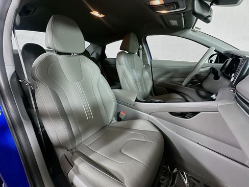 Used 2023 Hyundai Elantra SEL FWD image 25