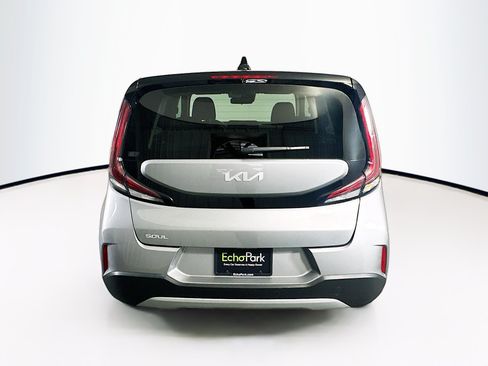 Used 2025 Kia Soul LX w/ LX Technology Package FWD image 7