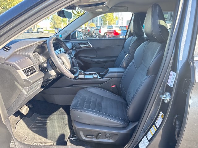 Used 2025 Mitsubishi Outlander SE AWD/4WD image 9