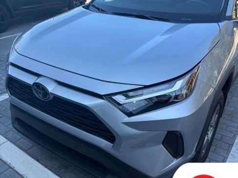 Used 2025 Toyota RAV4 XLE w/ Convenience Package FWD image 1