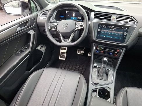 Used 2022 Volkswagen Tiguan SE R-Line AWD/4WD image 14
