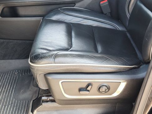 Used 2020 RAM 1500 Limited w/ Black Appearance Package AWD/4WD image 19