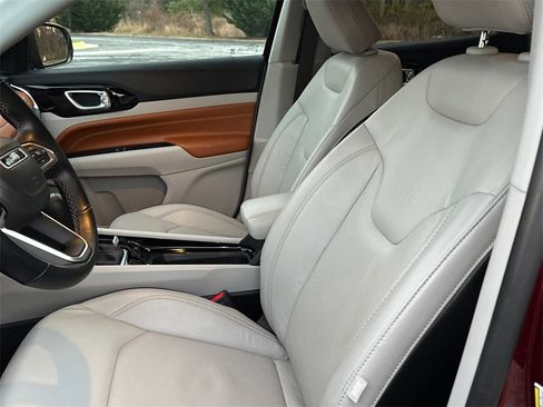 Used 2022 Jeep Compass Limited image 21