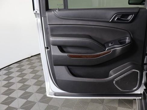 Used 2017 GMC Yukon XL SLT w/ Open Road Package image 14