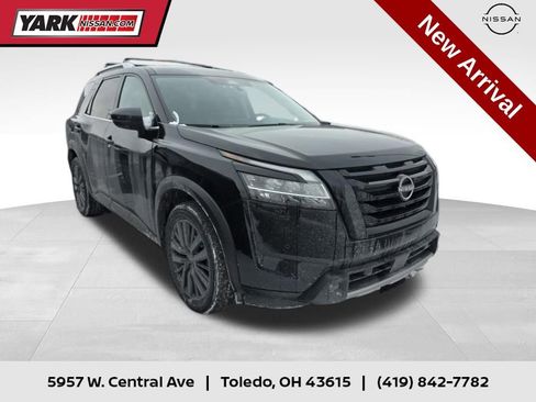 Used 2023 Nissan Pathfinder SL w/ SL Premium Package image 1