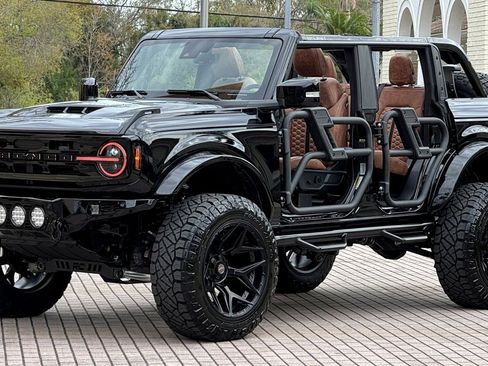 Used 2024 Ford Bronco Outer Banks image 4