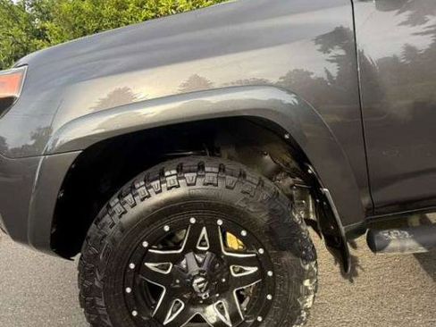 Used 2018 Toyota 4Runner SR5 RWD image 15