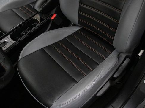 Used 2023 Nissan Kicks SR w/ SR Premium Package image 28