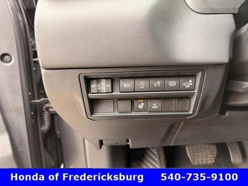 Used 2024 Toyota Tundra Limited image 29