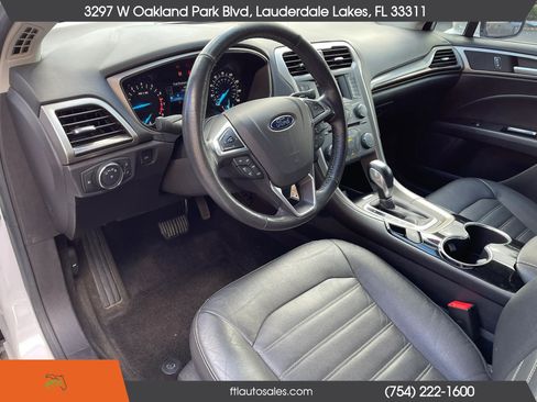 Used 2015 Ford Fusion SE w/ Equipment Group 202A AWD/4WD image 24