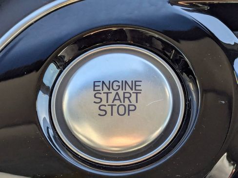 Used 2020 Genesis G70 2.0T image 20