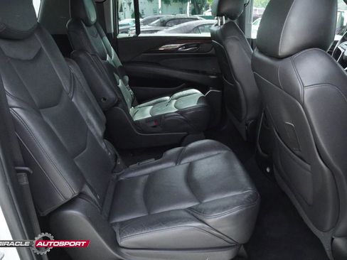Used 2018 Cadillac Escalade ESV Premium Luxury image 38