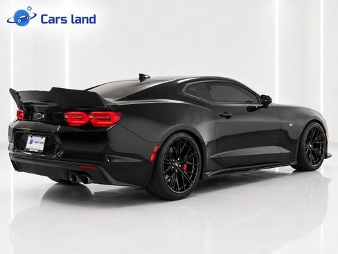 Used 2020 Chevrolet Camaro SS RWD image 3