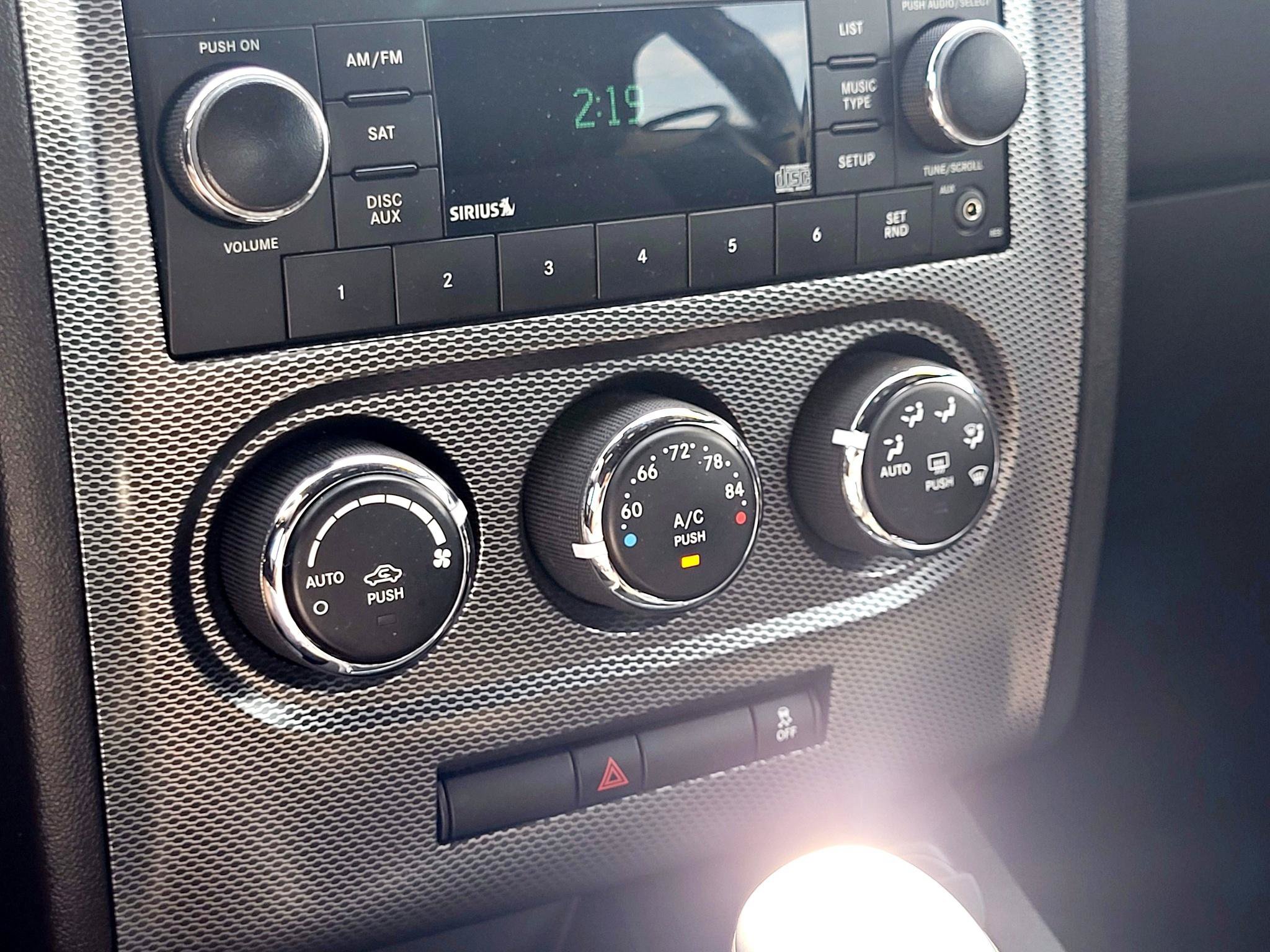 Used 2013 Dodge Challenger R/T RWD image 9