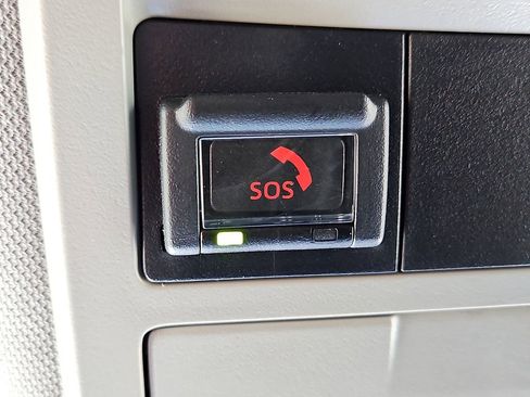 Used 2020 Toyota Tacoma SR5 w/ SR5 Appearance Package (SM) image 23