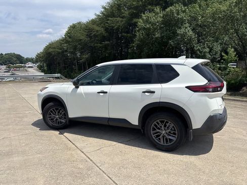 Used 2021 Nissan Rogue S FWD image 14