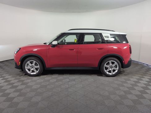 Certified 2025 MINI Cooper Countryman SE AWD/4WD image 2