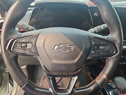 Used 2024 Chevrolet Trax RS w/ Sunroof Package FWD image 10