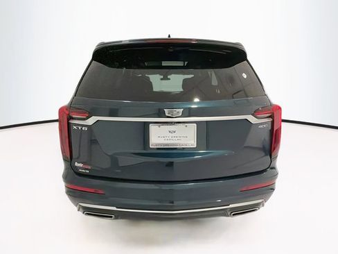 Used 2024 Cadillac XT6 Premium Luxury AWD/4WD image 5
