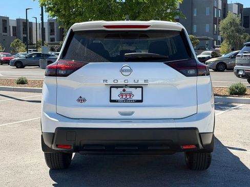 New 2026 Nissan Rogue SV FWD image 5