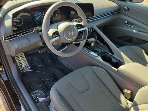 New 2026 Hyundai Elantra SEL FWD image 16