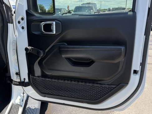 Used 2022 Jeep Gladiator Sport w/ Trailer Tow Package AWD/4WD image 22