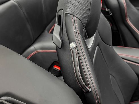 Used 2022 Ferrari Portofino M RWD image 21
