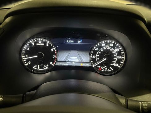 Used 2024 Nissan Armada SL w/ Captain's Chairs Package image 32