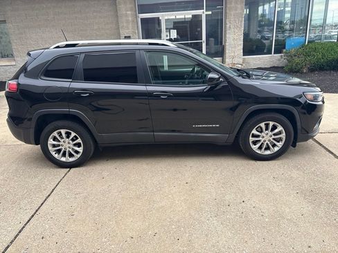 Used 2020 Jeep Cherokee Latitude FWD image 3