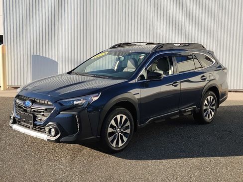 Used 2024 Subaru Outback Limited AWD/4WD image 3