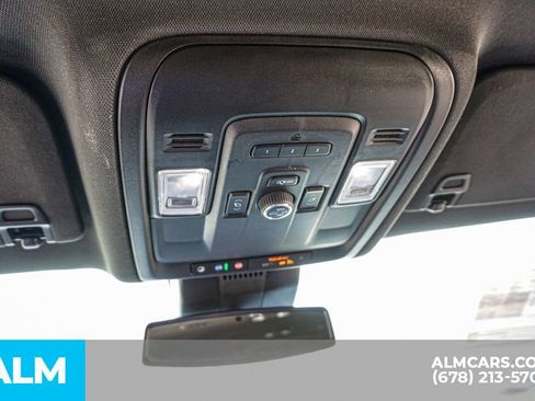 Used 2024 Chevrolet Suburban Premier RWD image 35