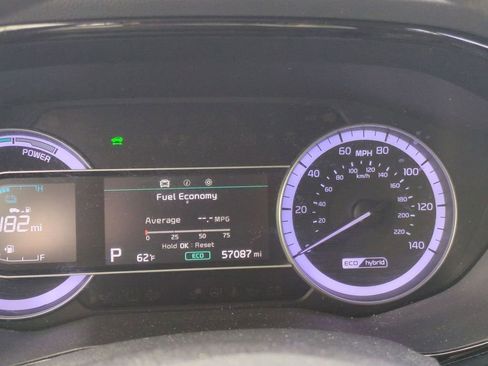 Certified 2022 Kia Niro LX image 12