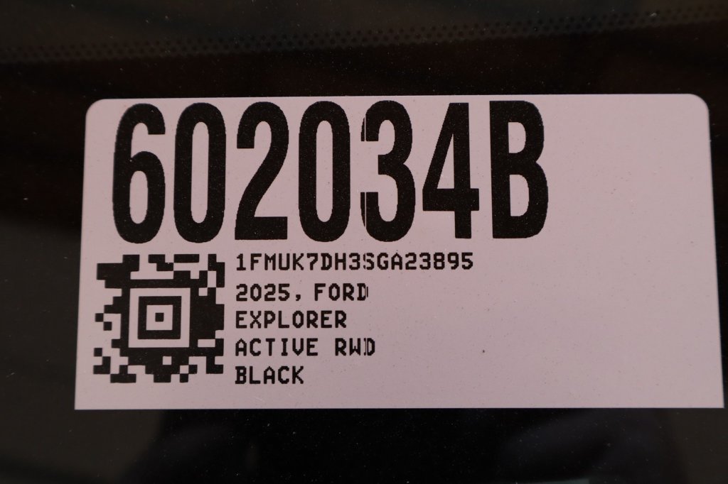 Used 2025 Ford Explorer Active RWD image 43