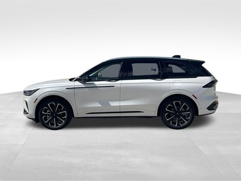 New 2026 Lincoln Nautilus Reserve AWD/4WD image 2