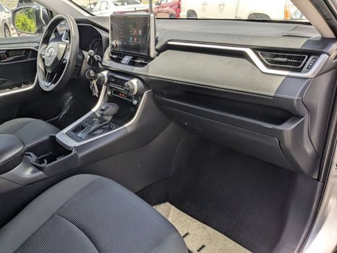 Used 2025 Toyota RAV4 LE AWD/4WD image 28