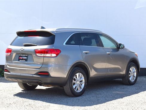 Used 2016 Kia Sorento AWD w/ LX Convenience Package image 5