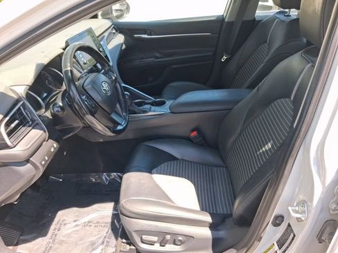 Used 2023 Toyota Camry SE image 12