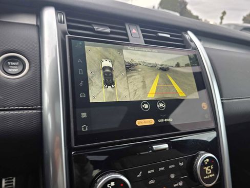 Certified 2025 Land Rover Discovery Dynamic SE image 28