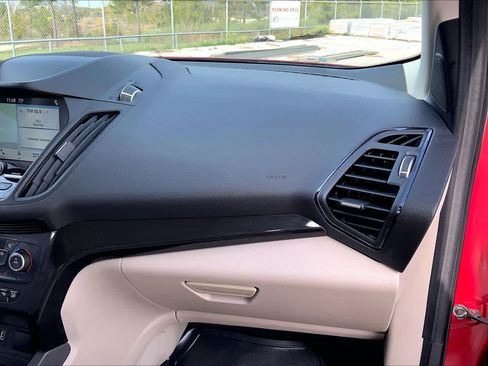 Used 2019 Ford Escape Titanium image 17