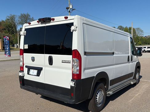 Used 2025 RAM ProMaster 2500 w/ U-Haul Equipment Group FWD image 3