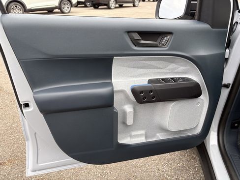 New 2025 Ford Maverick XLT image 31