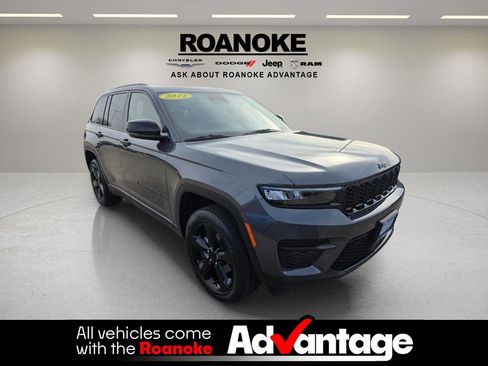 Used 2022 Jeep Grand Cherokee Altitude image 11